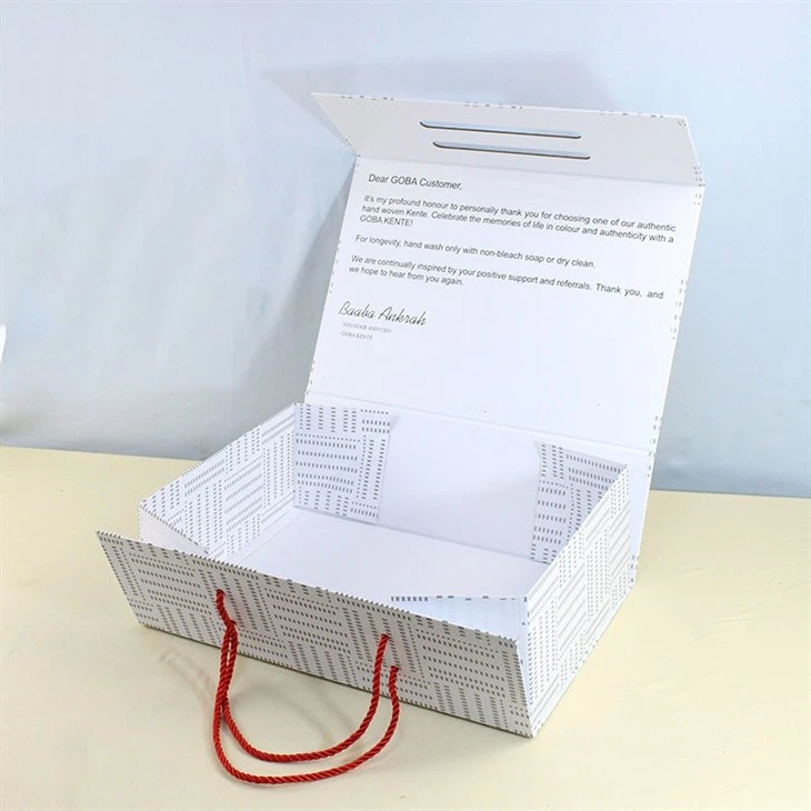 Magnetic Box With Handle