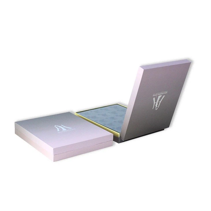 gift box with magnetic closing lid (14)