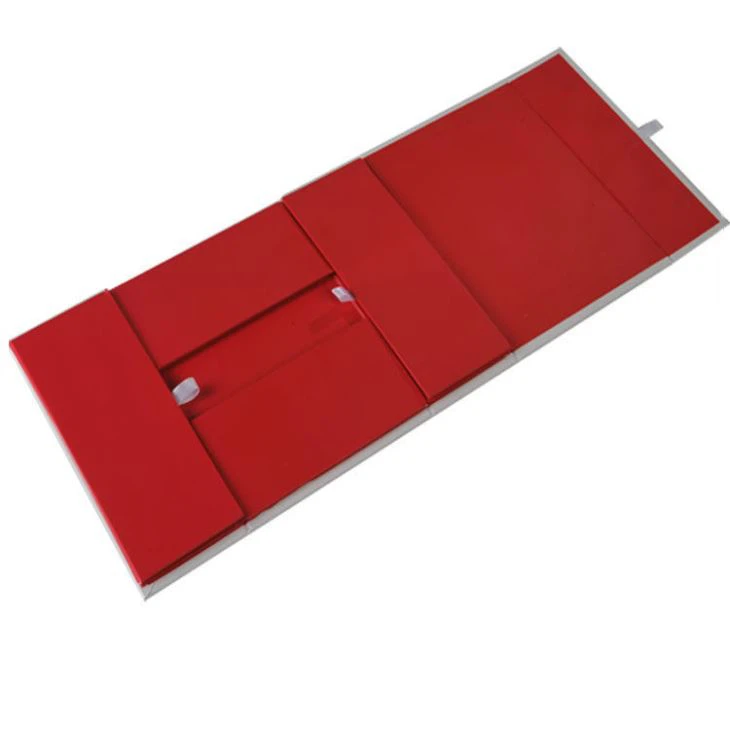 Brallapsupled cardboard pusa