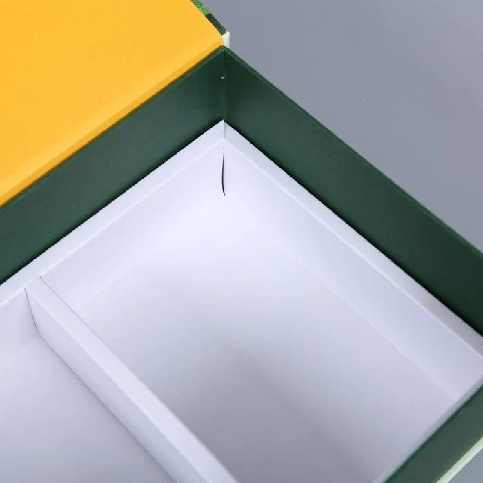 Cardboard Box With Magnetic Closure