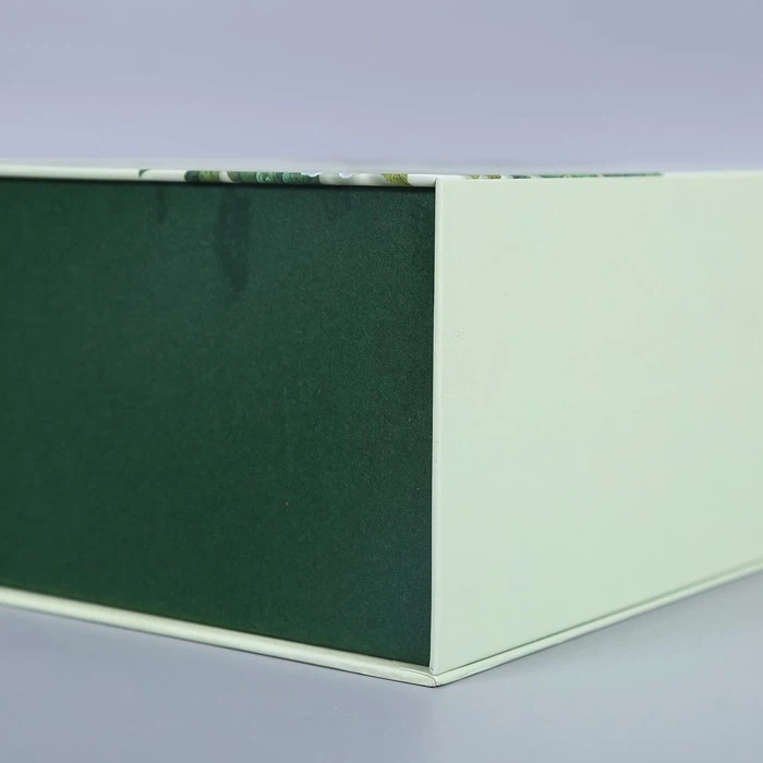 Cardboard Box With Magnetic Closure