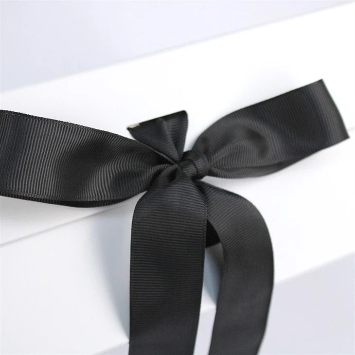 rigid box with ribbon3